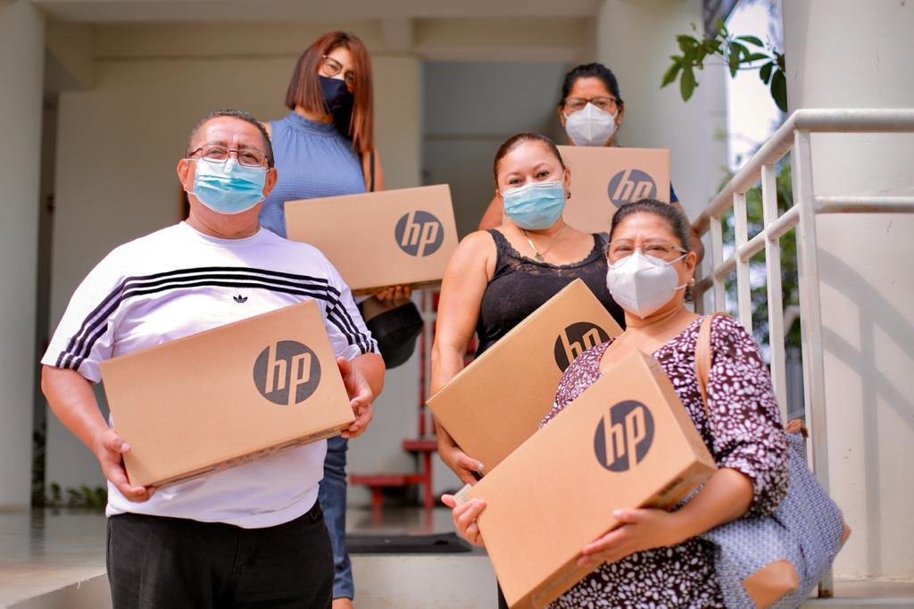 Docentes en Zacatecoluca reforzarán calidad educativa gracias a computadoras entregadas por el Gobierno docentes-en-zacatecoluca-reforzaran-calidad-educativa-gracias-a-computadoras-entregadas-por-el-gobierno
